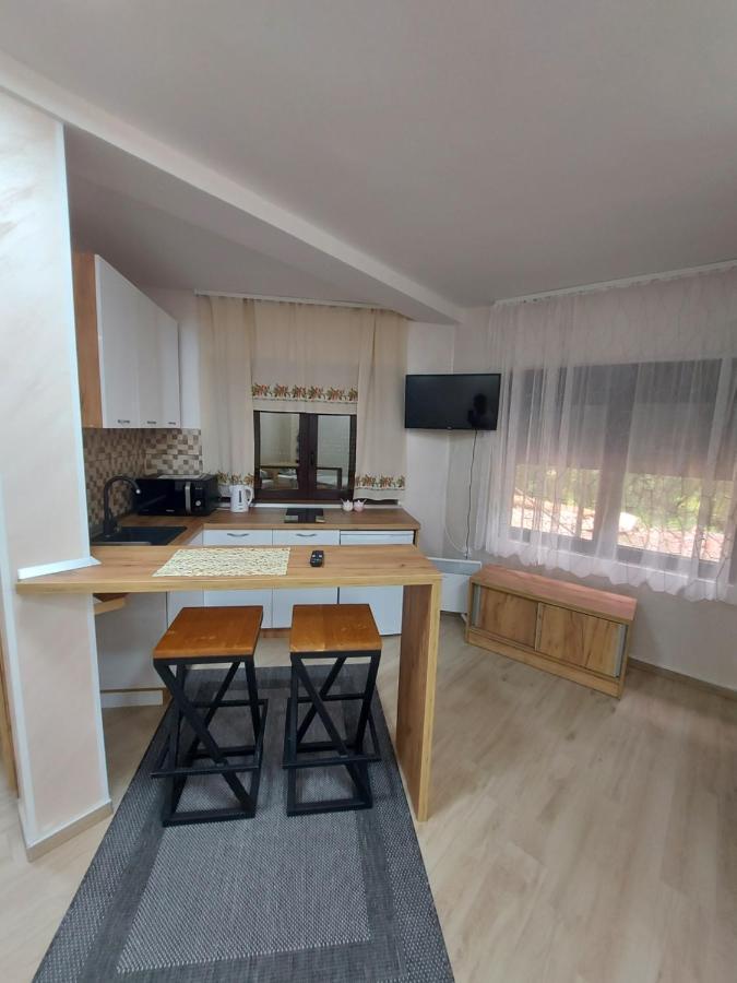 Stiv Apartmani Lukovo Luaran gambar