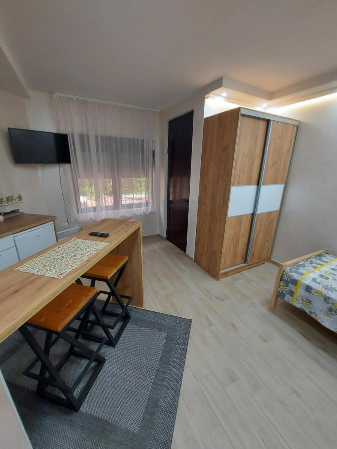 Stiv Apartmani Lukovo Luaran gambar