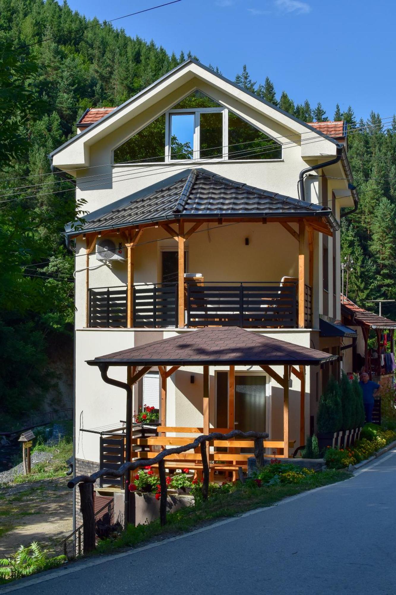 Stiv Apartmani Lukovo Luaran gambar